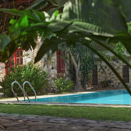 Alacati Zeytin Konak Hotel ภายนอก รูปภาพ