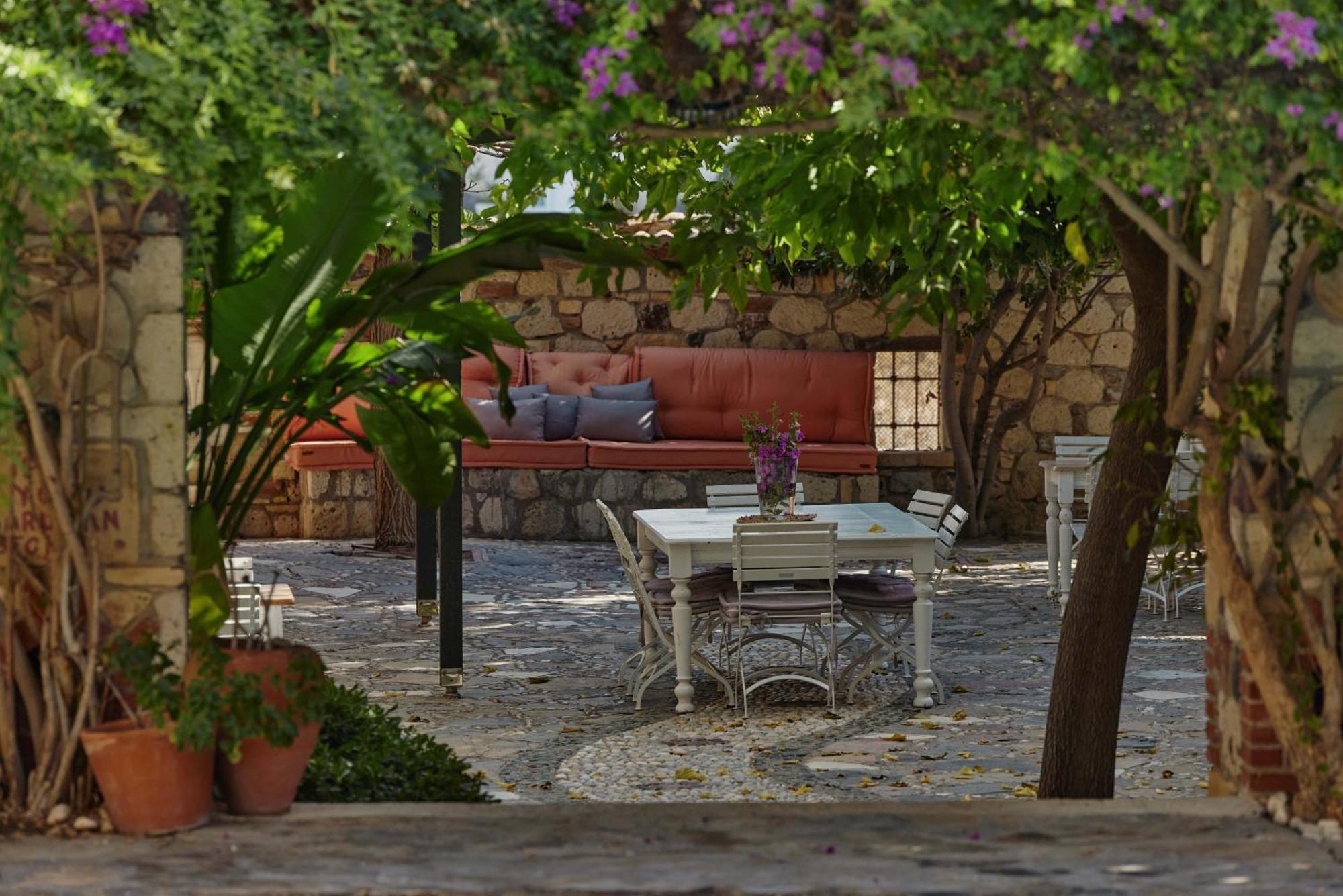 Alacati Zeytin Konak Hotel ภายนอก รูปภาพ