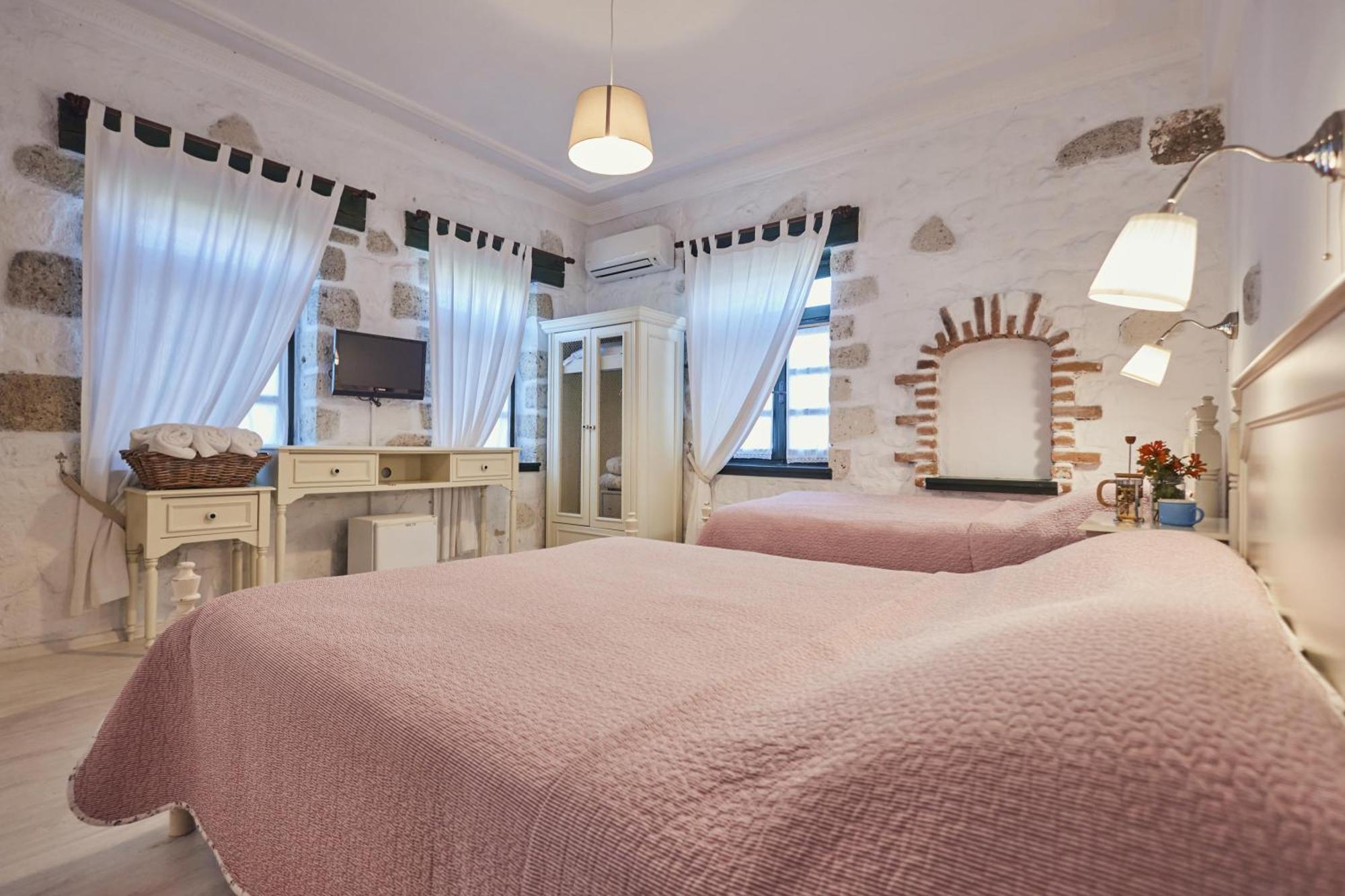 Alacati Zeytin Konak Hotel ภายนอก รูปภาพ